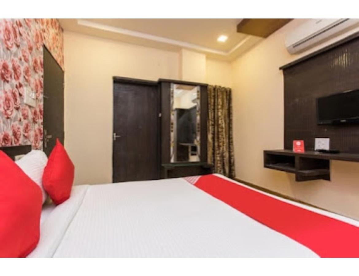 Hotel Shree Shyam Palace, Ujjain Buitenkant foto